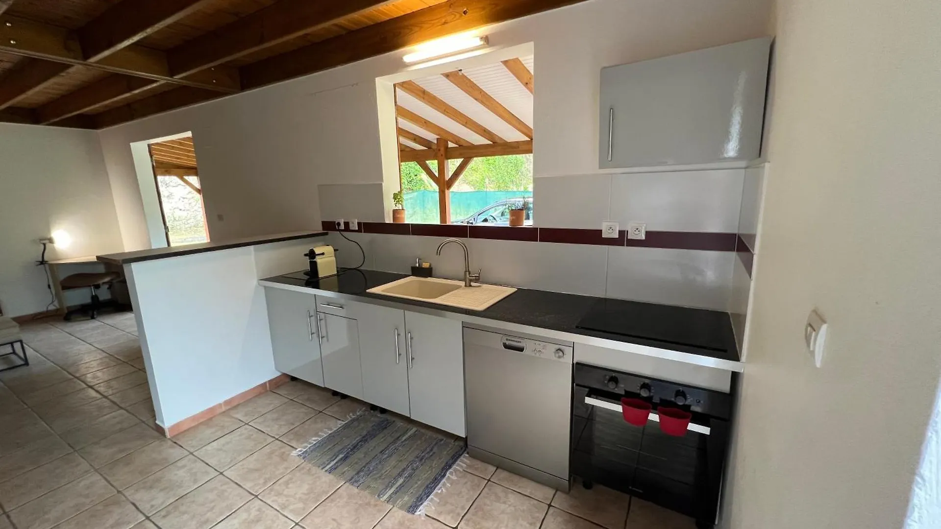 Villa Au Calme Avec Jacuzzi, Villa Le Boursoie Les Abymes