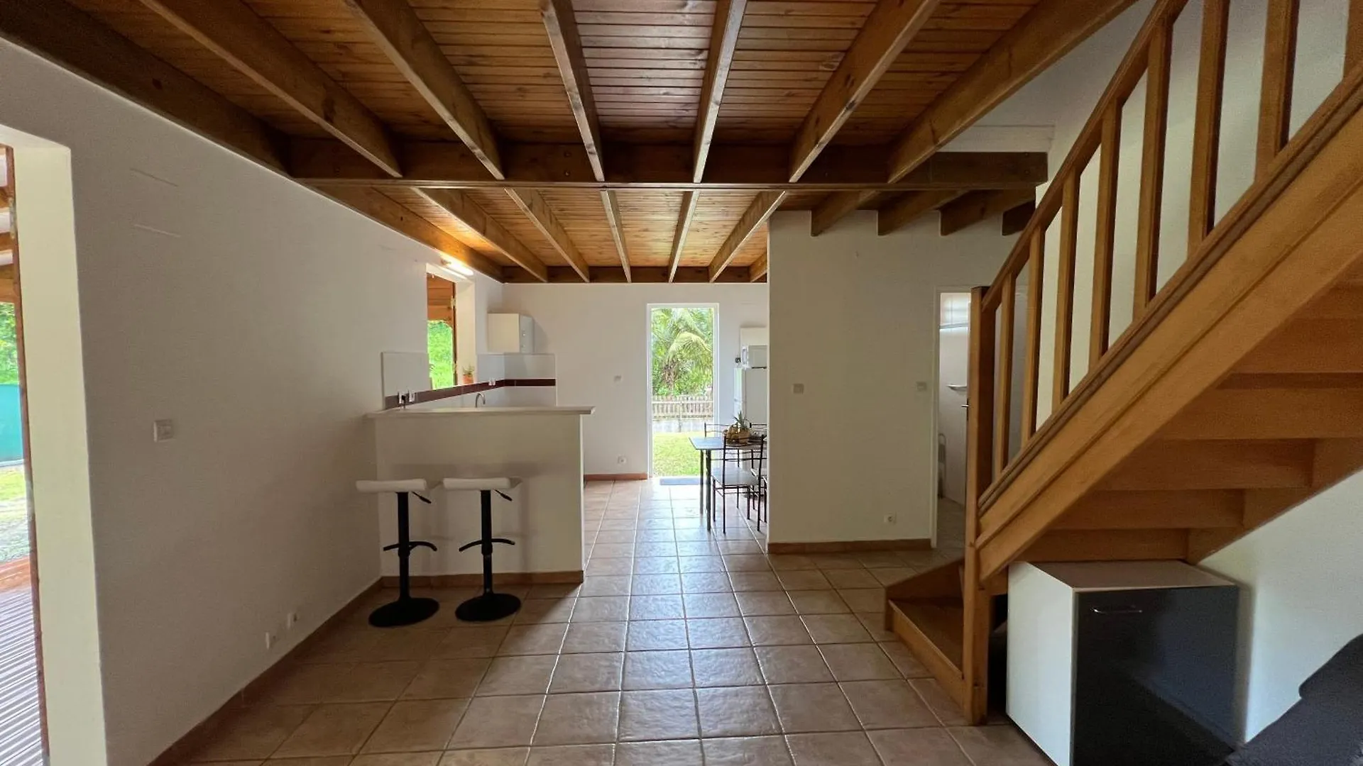 Villa Au Calme Avec Jacuzzi, Villa Le Boursoie Les Abymes