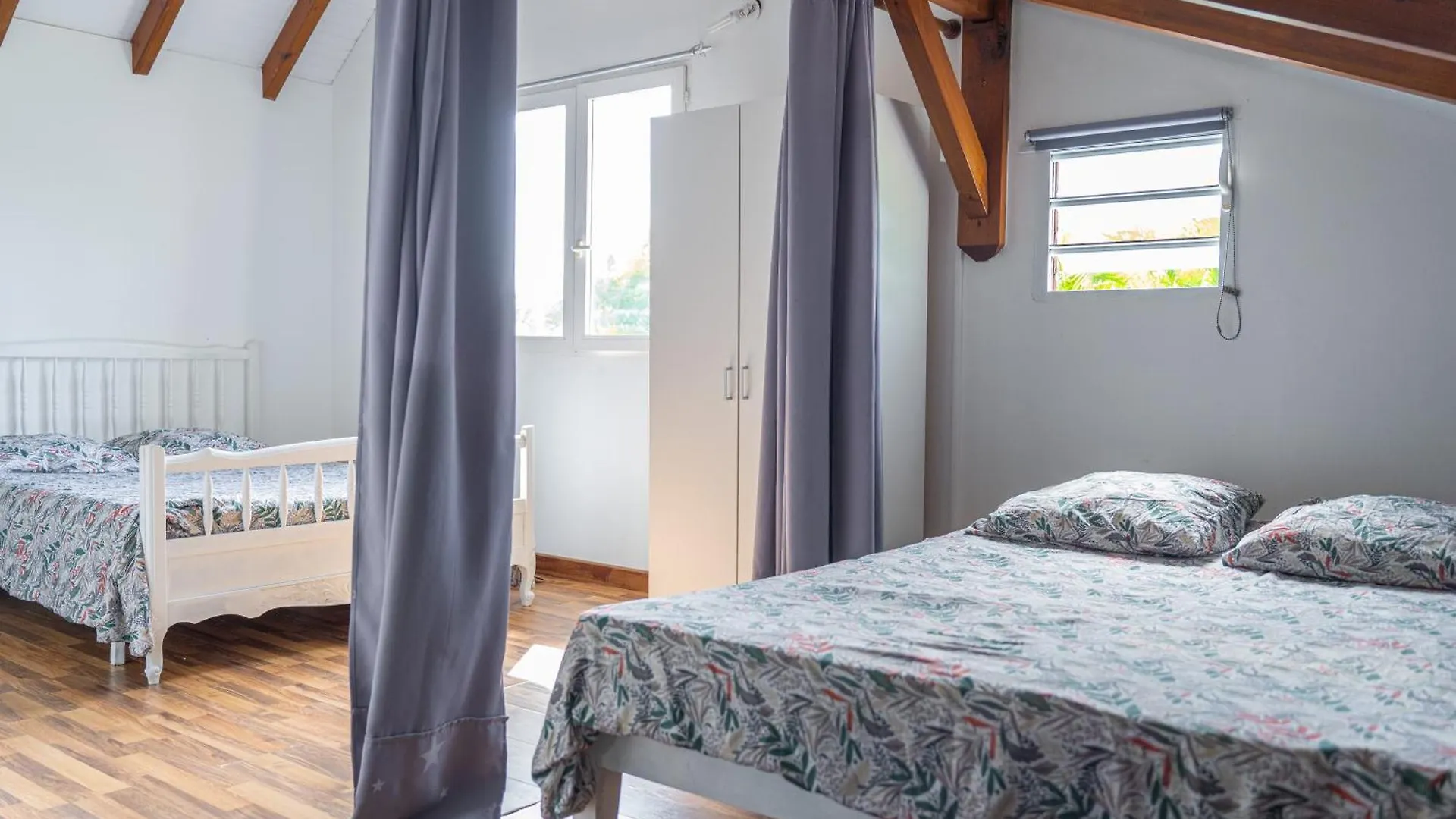 Villa Au Calme Avec Jacuzzi, Villa Le Boursoie Les Abymes