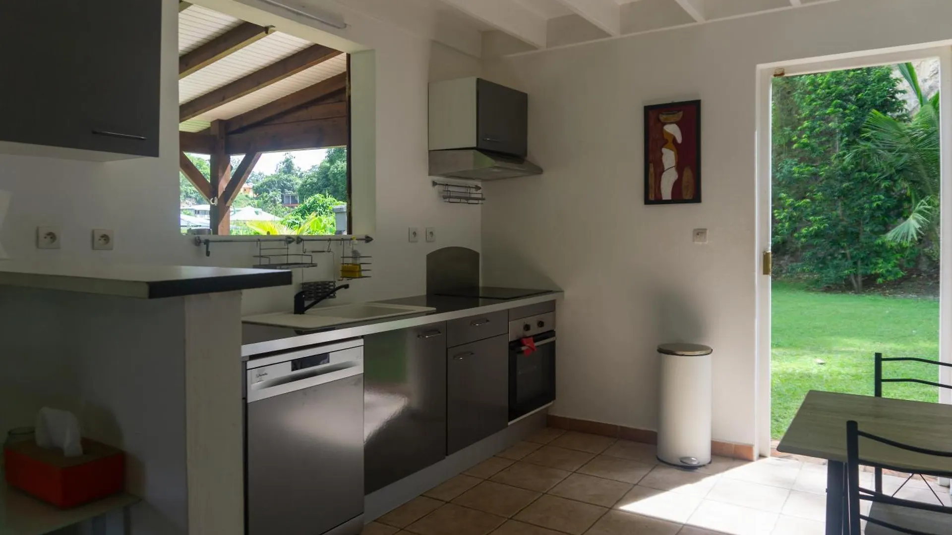 Villa Au Calme Avec Jacuzzi, Villa Le Boursoie Les Abymes Guadeloupe