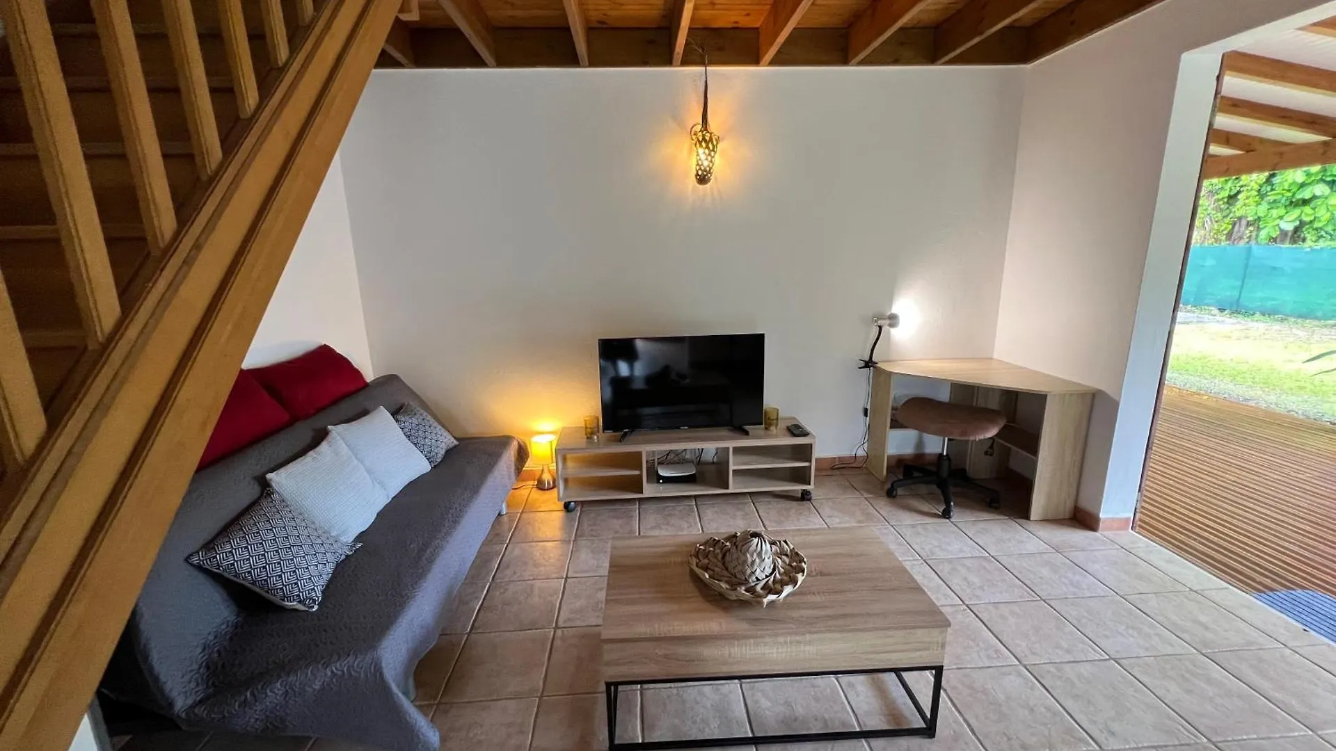 Villa Au Calme Avec Jacuzzi, Villa Le Boursoie Les Abymes