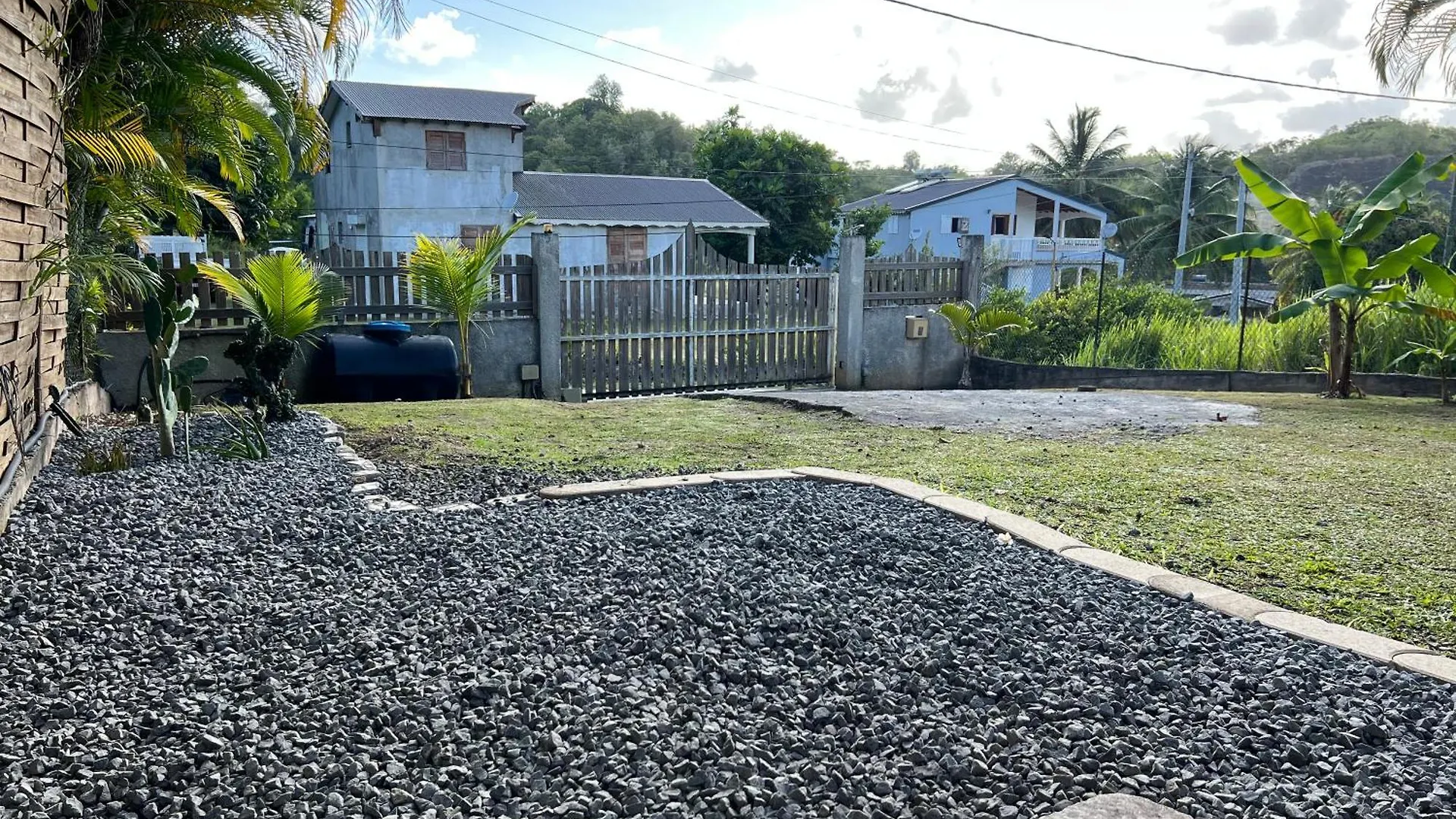 Villa Au Calme Avec Jacuzzi, Villa Le Boursoie Les Abymes