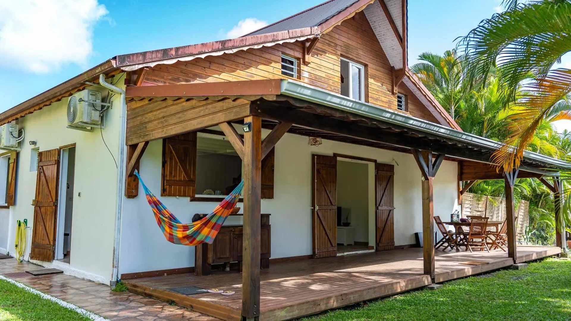 Villa Au Calme Avec Jacuzzi, Villa Le Boursoie Les Abymes