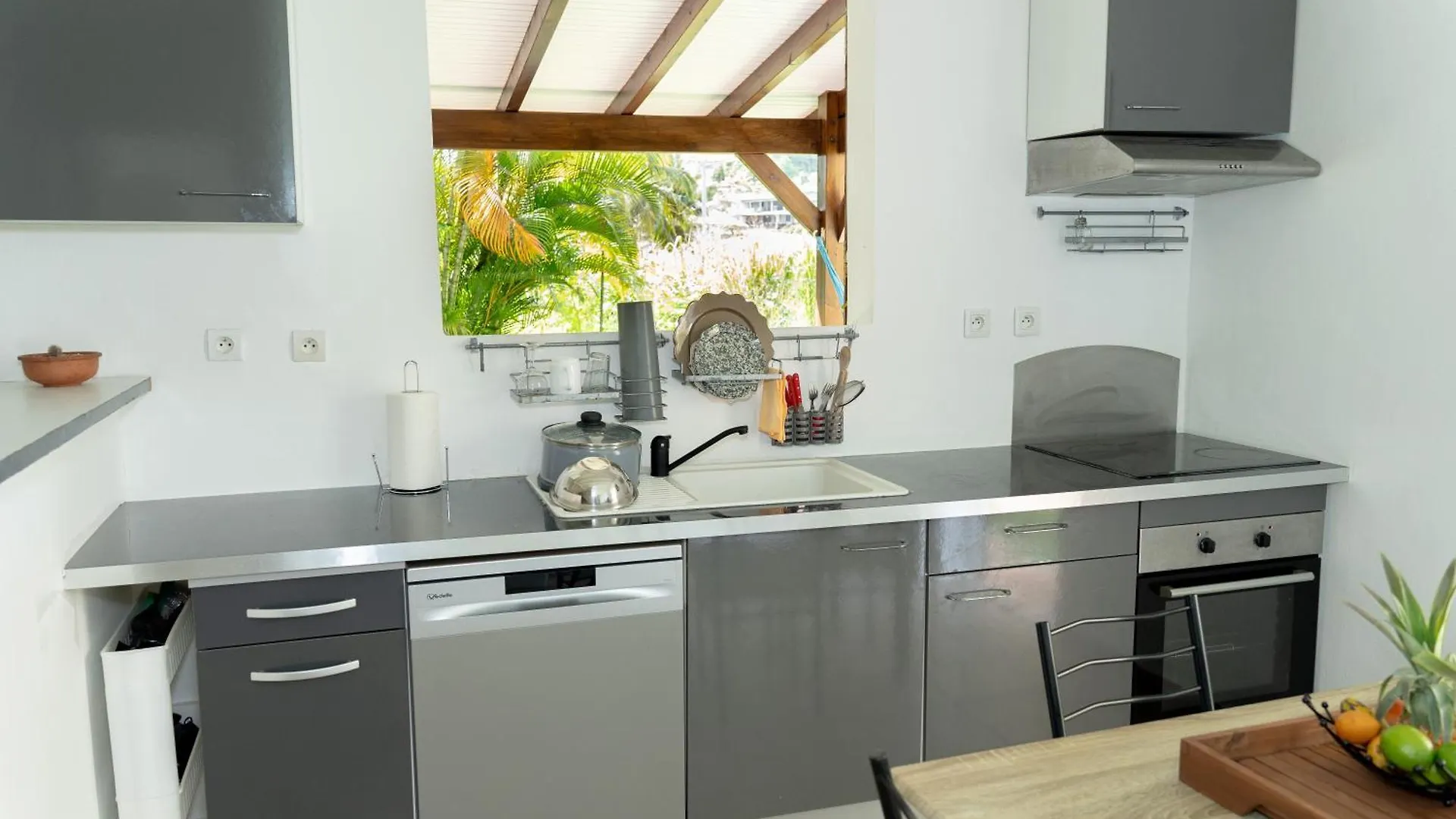 Villa Au Calme Avec Jacuzzi, Villa Le Boursoie Les Abymes Guadeloupe