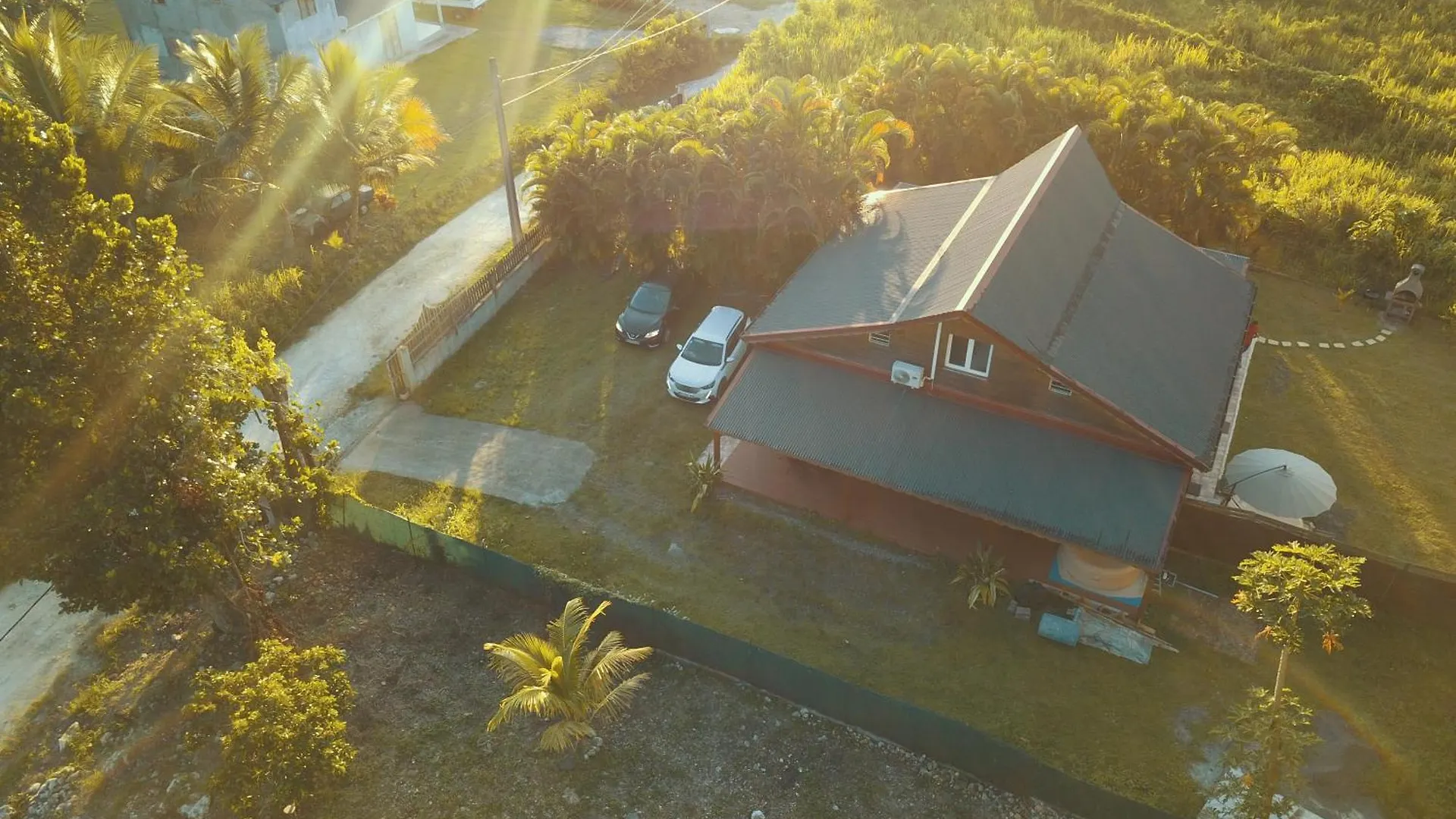 Villa Au Calme Avec Jacuzzi, Villa Le Boursoie Les Abymes 0*,  Guadeloupe